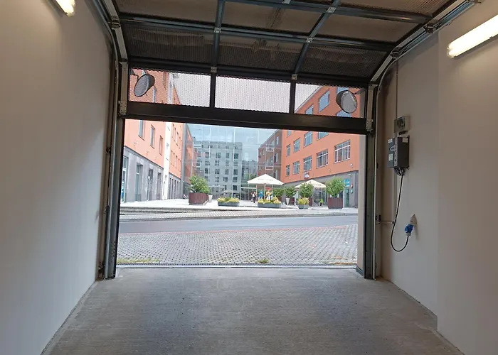 Sunny, Fully Furnished Type With Terrace アパート プルゼニ