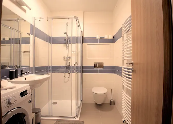 شقة Sunny, Fully Furnished Type With Terrace *